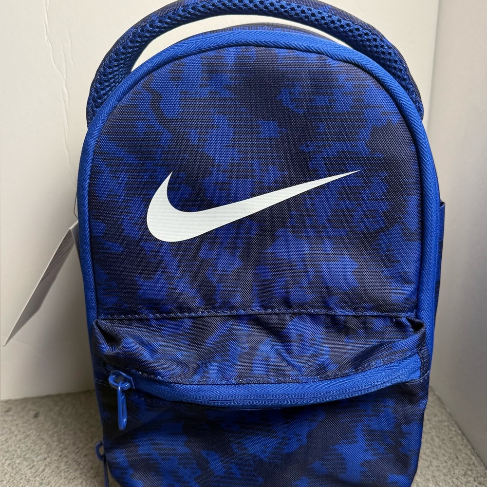 Nike Classic Fuel Pack Lunch Bag Royal Blue and Black Camo Unisex